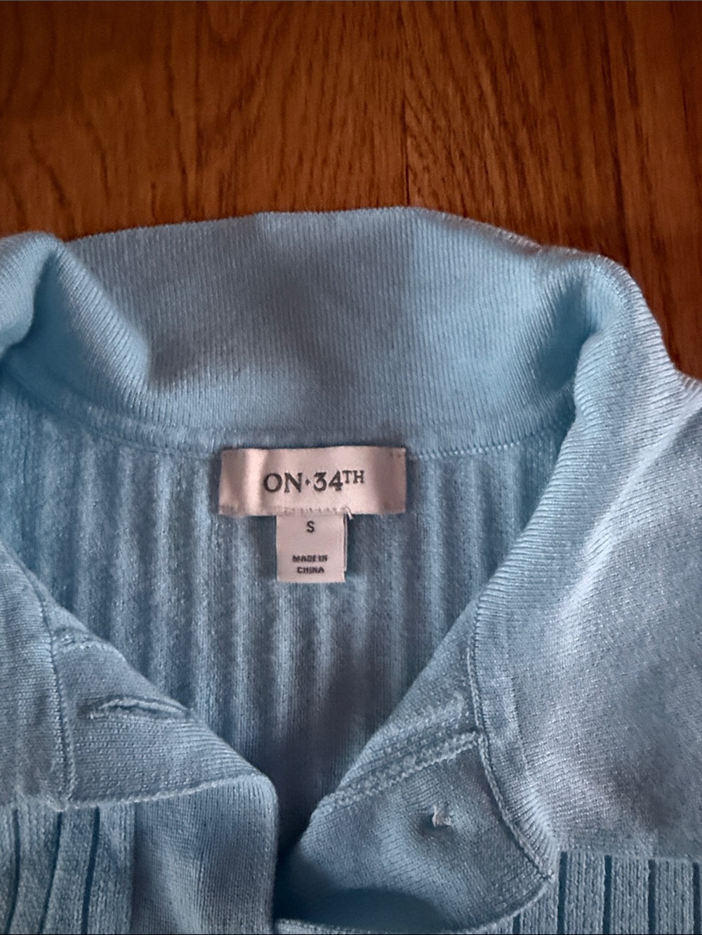 Light Blue Short-Sleeve Ribbed Button-Front Cardigan - Picture 2 of 4